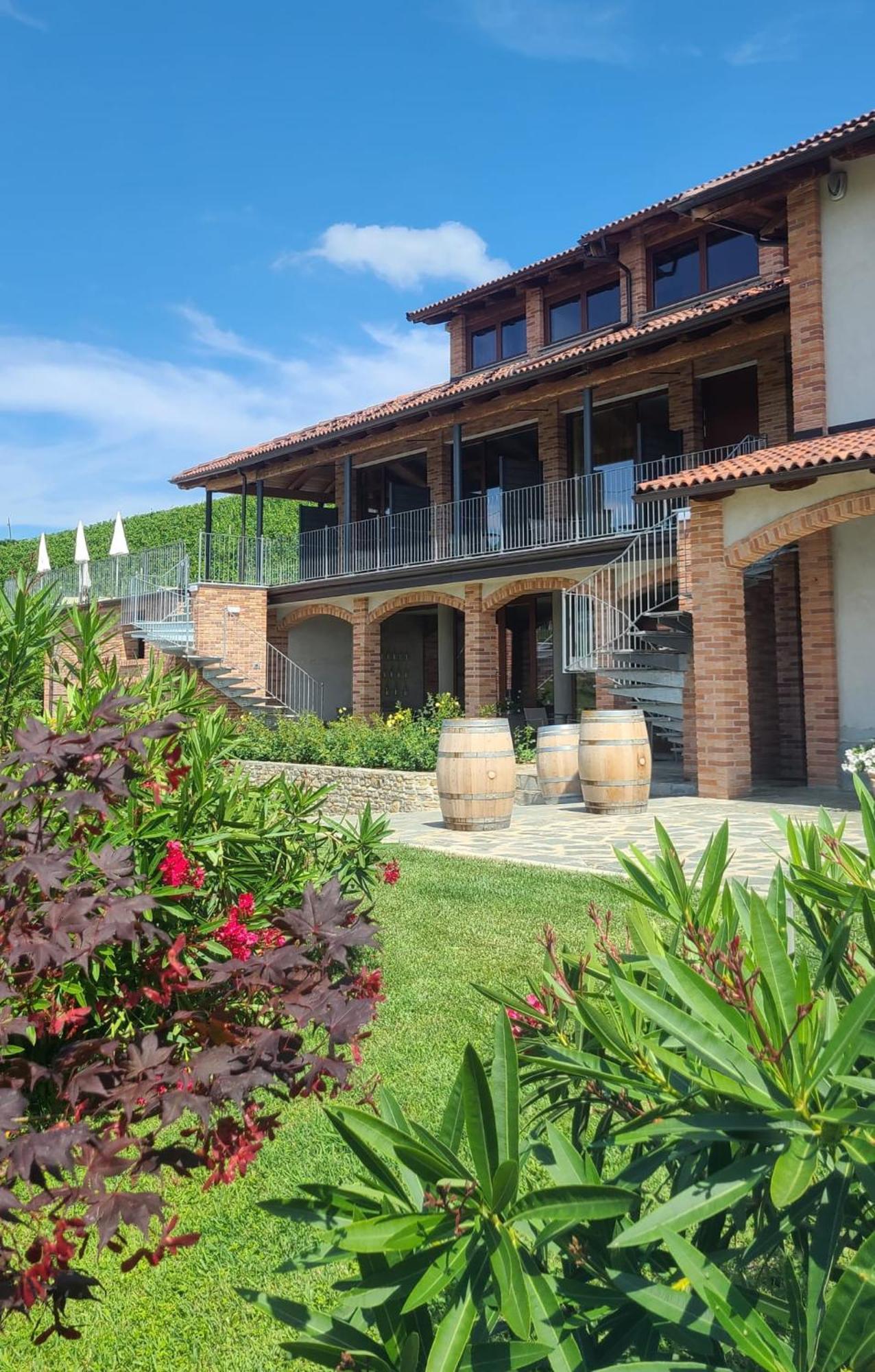 Casa Castella - Adults Only - Langhe Villa Diano d'Alba Bagian luar foto