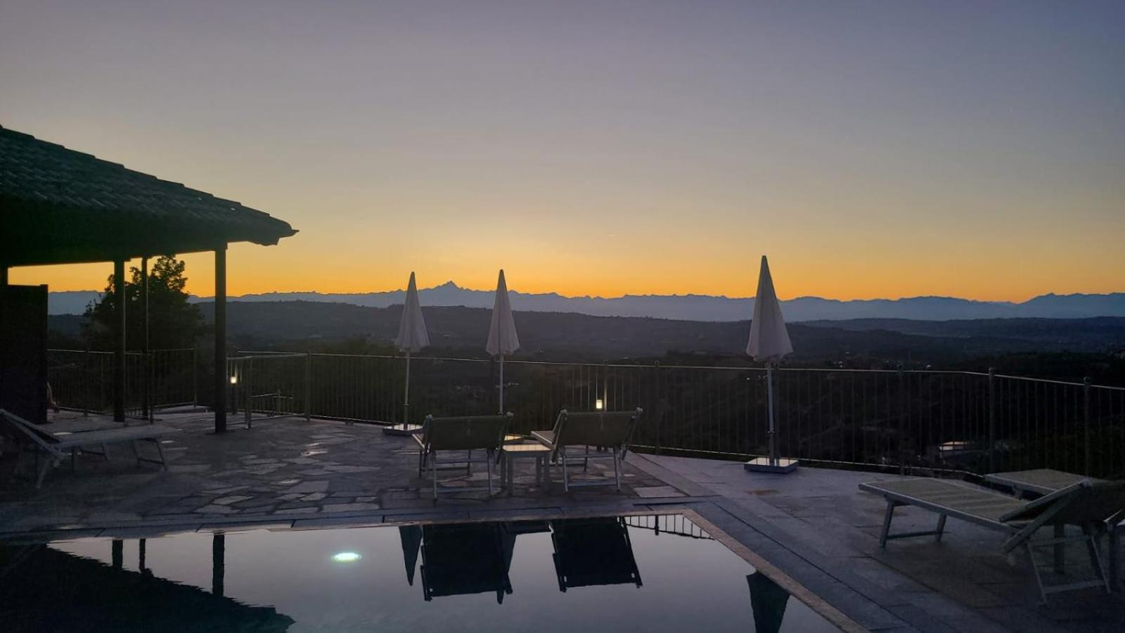 Casa Castella - Adults Only - Langhe Villa Diano d'Alba Bagian luar foto