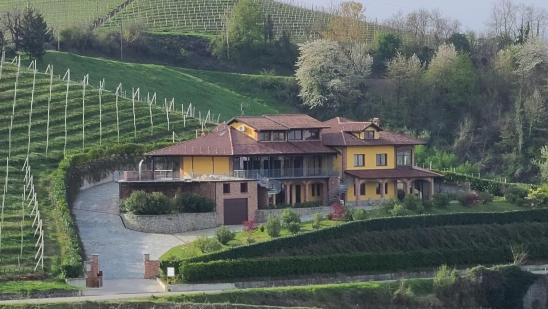 Casa Castella - Adults Only - Langhe Villa Diano d'Alba Bagian luar foto