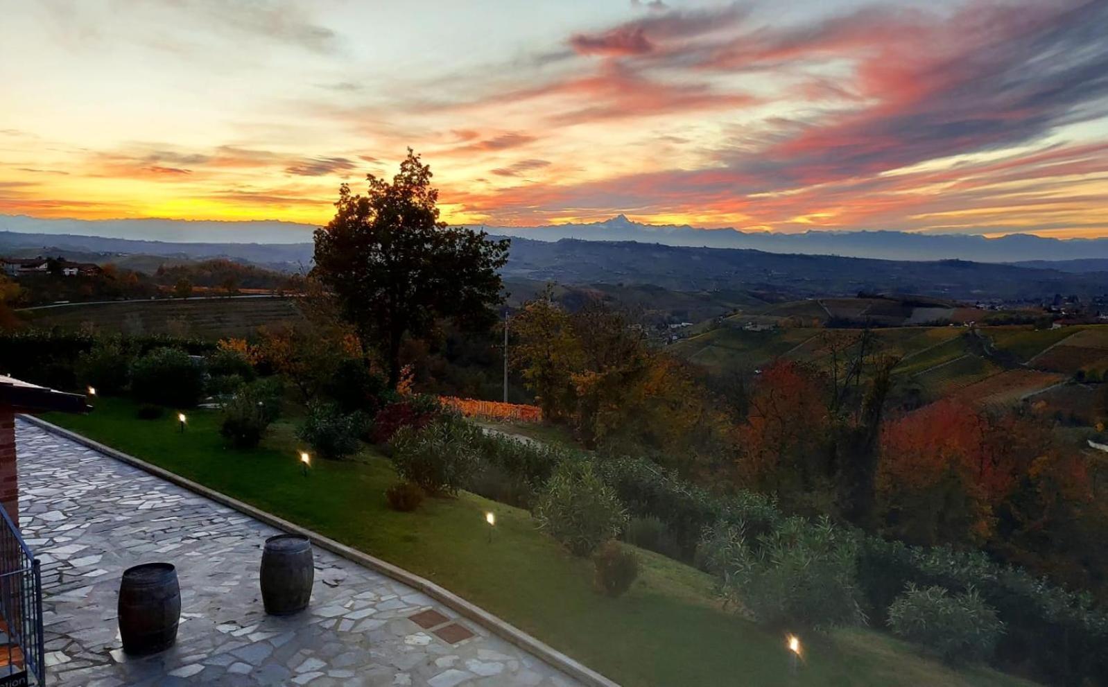 Casa Castella - Adults Only - Langhe Villa Diano d'Alba Bagian luar foto