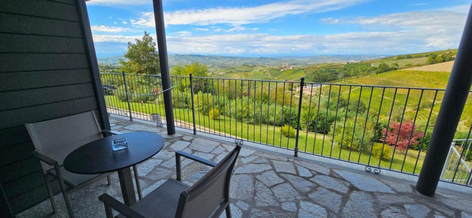 Casa Castella - Adults Only - Langhe Villa Diano d'Alba Bagian luar foto