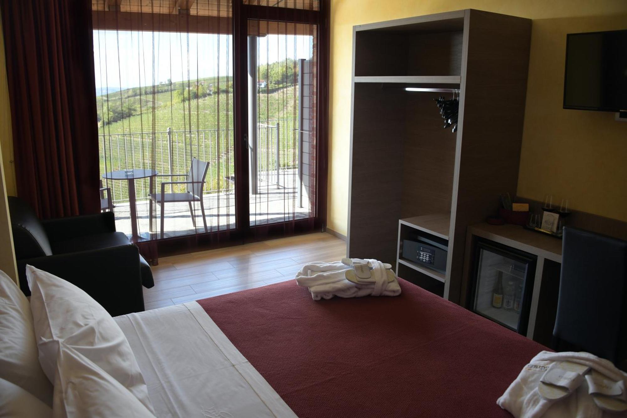 Casa Castella - Adults Only - Langhe Villa Diano d'Alba Bagian luar foto